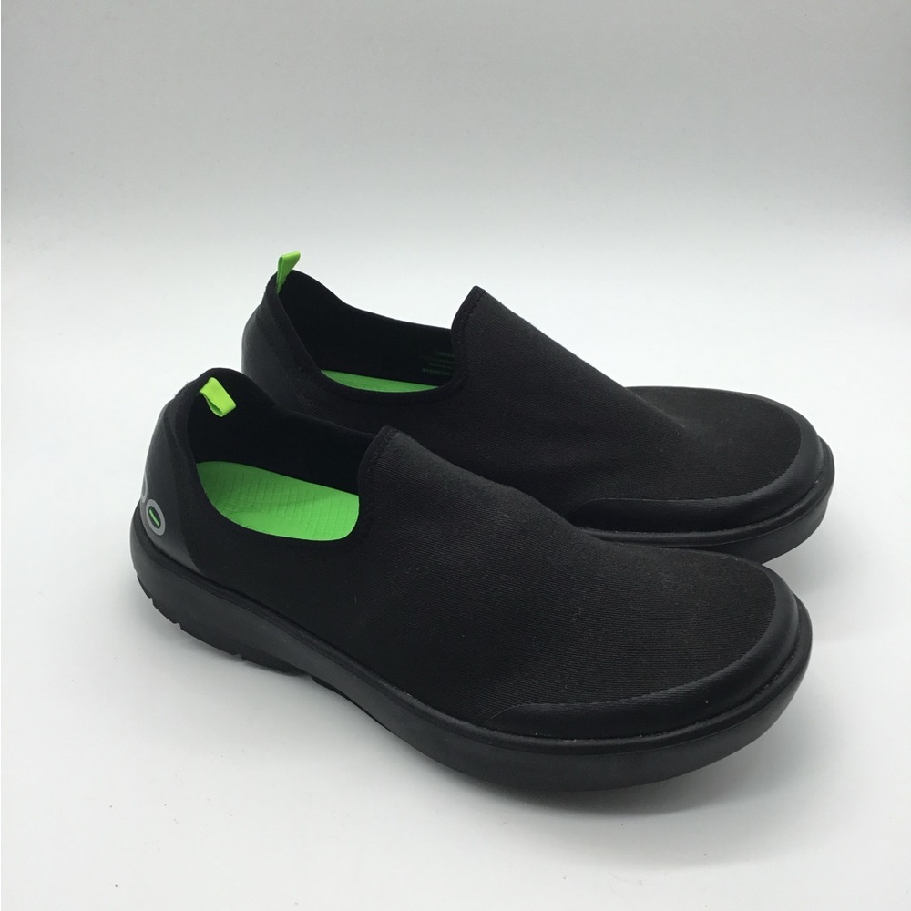 Oofos Women’s OOMG Eezee slip on Recovery Shoes